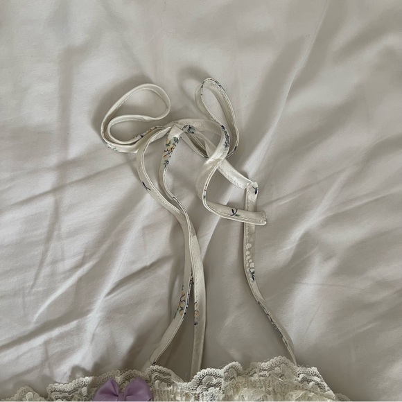 Satin Floral Tank Top - Picture 2 of 4